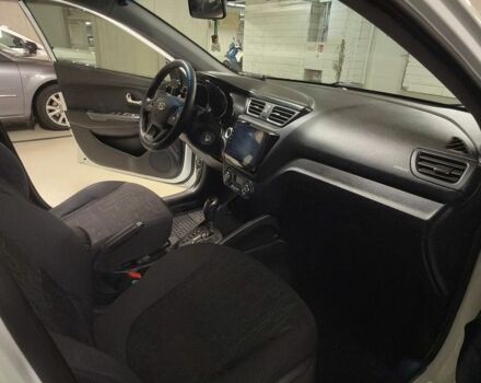 Белый Киа Рио, объемом двигателя 1.6 л и пробегом 126 тыс. км за 7500 $, фото 11 на Automoto.ua