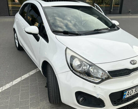 Білий Кіа Ріо, об'ємом двигуна 1.1 л та пробігом 330 тис. км за 6900 $, фото 8 на Automoto.ua