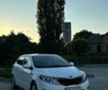 Белый Киа Рио, объемом двигателя 1.4 л и пробегом 330 тыс. км за 5999 $, фото 1 на Automoto.ua
