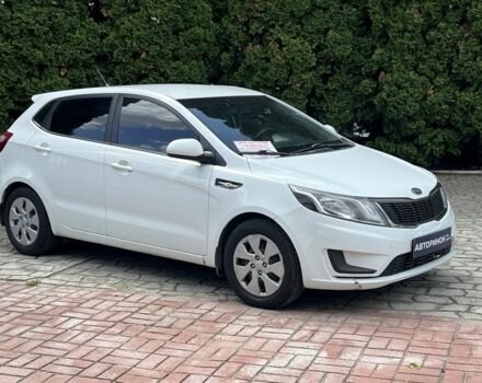 Белый Киа Рио, объемом двигателя 1.4 л и пробегом 279 тыс. км за 7000 $, фото 1 на Automoto.ua