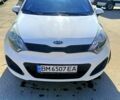 Белый Киа Рио, объемом двигателя 1.1 л и пробегом 273 тыс. км за 5500 $, фото 1 на Automoto.ua