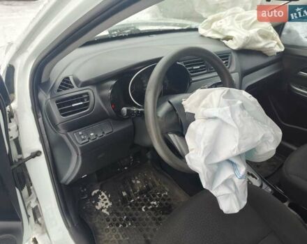 Белый Киа Рио, объемом двигателя 1.59 л и пробегом 185 тыс. км за 4000 $, фото 13 на Automoto.ua