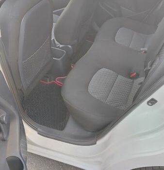 Белый Киа Рио, объемом двигателя 1.2 л и пробегом 203 тыс. км за 5600 $, фото 12 на Automoto.ua