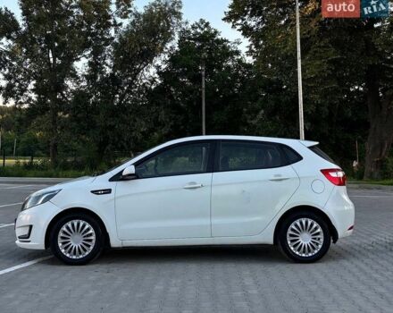 Білий Кіа Ріо, об'ємом двигуна 1.4 л та пробігом 330 тис. км за 3800 $, фото 6 на Automoto.ua