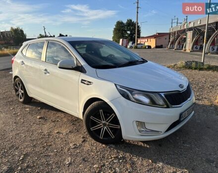 Белый Киа Рио, объемом двигателя 1.6 л и пробегом 239 тыс. км за 7900 $, фото 12 на Automoto.ua
