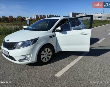Белый Киа Рио, объемом двигателя 1.6 л и пробегом 114 тыс. км за 8300 $, фото 6 на Automoto.ua