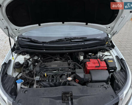 Білий Кіа Ріо, об'ємом двигуна 1.59 л та пробігом 163 тис. км за 8200 $, фото 49 на Automoto.ua