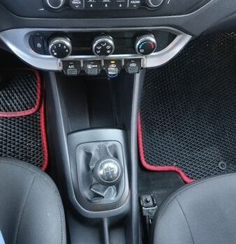 Белый Киа Рио, объемом двигателя 1.2 л и пробегом 203 тыс. км за 5600 $, фото 7 на Automoto.ua