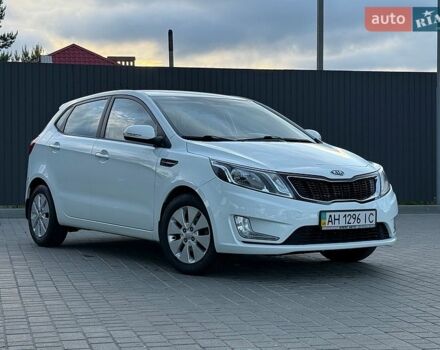 Белый Киа Рио, объемом двигателя 1.59 л и пробегом 28 тыс. км за 10000 $, фото 5 на Automoto.ua