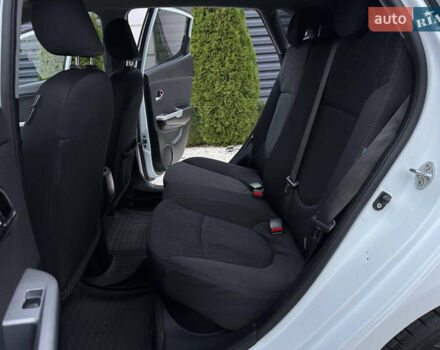 Білий Кіа Ріо, об'ємом двигуна 1.59 л та пробігом 163 тис. км за 8200 $, фото 39 на Automoto.ua