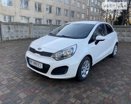 Белый Киа Рио, объемом двигателя 1.1 л и пробегом 142 тыс. км за 6500 $, фото 1 на Automoto.ua