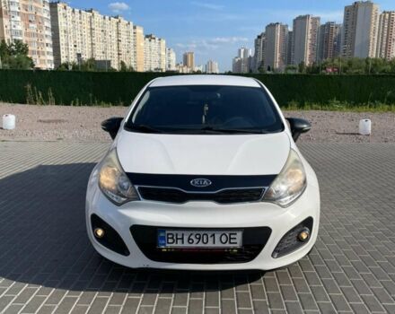 Белый Киа Рио, объемом двигателя 1.4 л и пробегом 278 тыс. км за 7200 $, фото 4 на Automoto.ua
