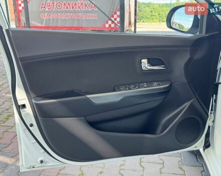 Белый Киа Рио, объемом двигателя 1.6 л и пробегом 138 тыс. км за 9500 $, фото 20 на Automoto.ua
