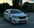 Білий Кіа Ріо, об'ємом двигуна 1.4 л та пробігом 330 тис. км за 3800 $, фото 1 на Automoto.ua
