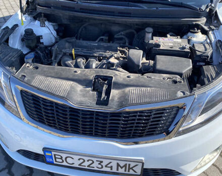Білий Кіа Ріо, об'ємом двигуна 1.4 л та пробігом 101 тис. км за 7000 $, фото 15 на Automoto.ua
