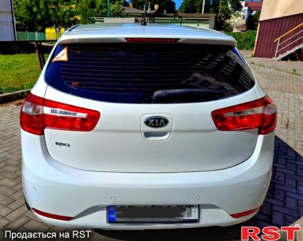 Білий Кіа Ріо, об'ємом двигуна 1.6 л та пробігом 185 тис. км за 7899 $, фото 2 на Automoto.ua