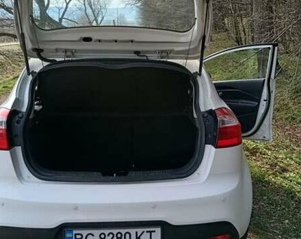 Белый Киа Рио, объемом двигателя 1.12 л и пробегом 210 тыс. км за 6300 $, фото 25 на Automoto.ua
