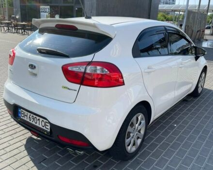 Белый Киа Рио, объемом двигателя 1.4 л и пробегом 278 тыс. км за 7200 $, фото 6 на Automoto.ua