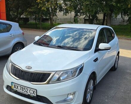 Белый Киа Рио, объемом двигателя 1.6 л и пробегом 299 тыс. км за 5800 $, фото 6 на Automoto.ua
