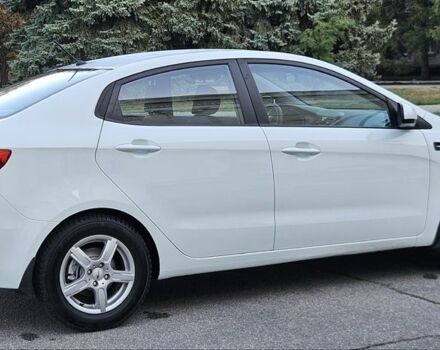 Белый Киа Рио, объемом двигателя 1.4 л и пробегом 105 тыс. км за 6300 $, фото 5 на Automoto.ua