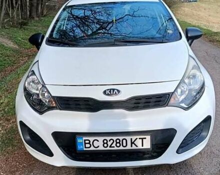 Белый Киа Рио, объемом двигателя 1.12 л и пробегом 210 тыс. км за 6300 $, фото 5 на Automoto.ua