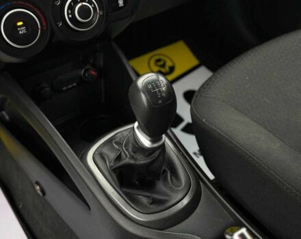 Білий Кіа Ріо, об'ємом двигуна 1.4 л та пробігом 200 тис. км за 6900 $, фото 17 на Automoto.ua