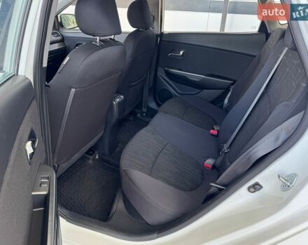 Белый Киа Рио, объемом двигателя 1.6 л и пробегом 138 тыс. км за 9500 $, фото 37 на Automoto.ua