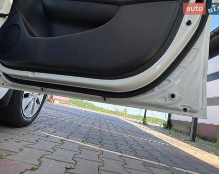 Белый Киа Рио, объемом двигателя 1.6 л и пробегом 138 тыс. км за 9500 $, фото 29 на Automoto.ua