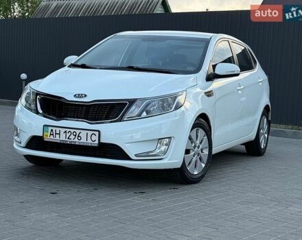 Белый Киа Рио, объемом двигателя 1.59 л и пробегом 28 тыс. км за 10000 $, фото 8 на Automoto.ua