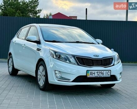 Белый Киа Рио, объемом двигателя 1.59 л и пробегом 28 тыс. км за 10000 $, фото 33 на Automoto.ua
