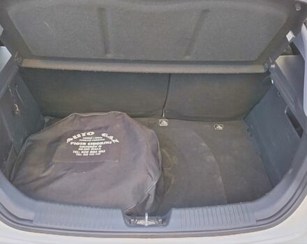 Белый Киа Рио, объемом двигателя 1.2 л и пробегом 203 тыс. км за 5600 $, фото 17 на Automoto.ua