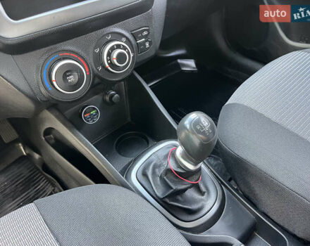 Белый Киа Рио, объемом двигателя 1.4 л и пробегом 279 тыс. км за 7200 $, фото 13 на Automoto.ua