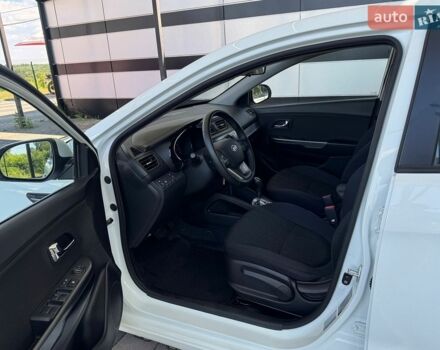 Белый Киа Рио, объемом двигателя 1.6 л и пробегом 138 тыс. км за 9500 $, фото 23 на Automoto.ua