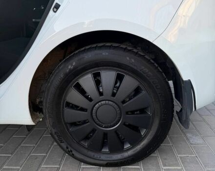 Білий Кіа Ріо, об'ємом двигуна 1.59 л та пробігом 168 тис. км за 7400 $, фото 6 на Automoto.ua
