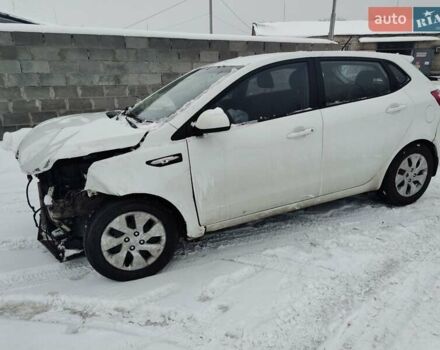 Белый Киа Рио, объемом двигателя 1.59 л и пробегом 185 тыс. км за 4000 $, фото 9 на Automoto.ua