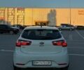 Білий Кіа Ріо, об'ємом двигуна 1.4 л та пробігом 330 тис. км за 3800 $, фото 4 на Automoto.ua