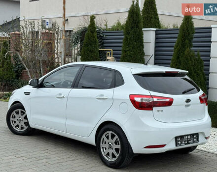 Білий Кіа Ріо, об'ємом двигуна 1.59 л та пробігом 163 тис. км за 8200 $, фото 20 на Automoto.ua