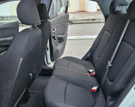 Белый Киа Рио, объемом двигателя 1.4 л и пробегом 105 тыс. км за 6300 $, фото 22 на Automoto.ua