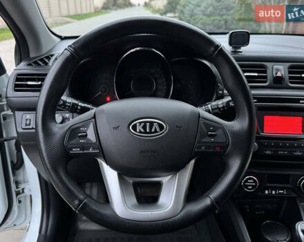 Білий Кіа Ріо, об'ємом двигуна 1.59 л та пробігом 163 тис. км за 8200 $, фото 42 на Automoto.ua