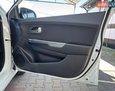 Белый Киа Рио, объемом двигателя 1.6 л и пробегом 138 тыс. км за 9500 $, фото 28 на Automoto.ua