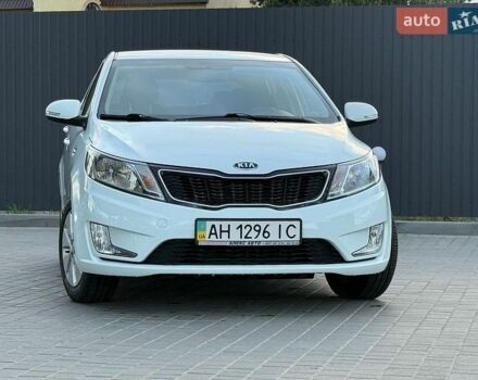 Белый Киа Рио, объемом двигателя 1.59 л и пробегом 28 тыс. км за 10000 $, фото 4 на Automoto.ua