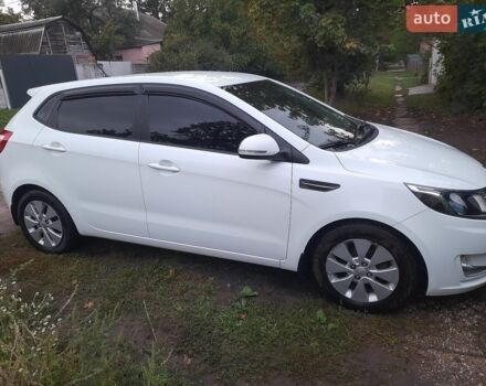 Белый Киа Рио, объемом двигателя 1.59 л и пробегом 70 тыс. км за 8900 $, фото 3 на Automoto.ua