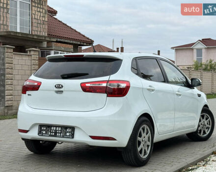 Білий Кіа Ріо, об'ємом двигуна 1.59 л та пробігом 163 тис. км за 8200 $, фото 6 на Automoto.ua