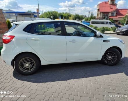 Белый Киа Рио, объемом двигателя 1.6 л и пробегом 58 тыс. км за 10000 $, фото 3 на Automoto.ua