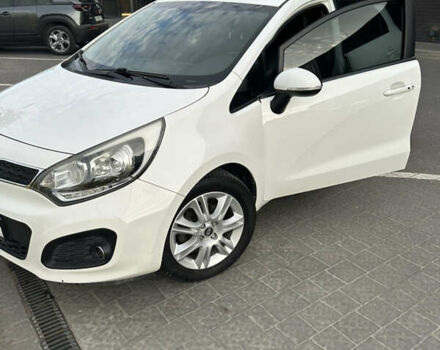 Білий Кіа Ріо, об'ємом двигуна 1.1 л та пробігом 330 тис. км за 6900 $, фото 7 на Automoto.ua