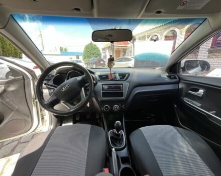 Белый Киа Рио, объемом двигателя 1.4 л и пробегом 279 тыс. км за 7000 $, фото 17 на Automoto.ua