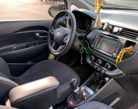 Белый Киа Рио, объемом двигателя 1.4 л и пробегом 278 тыс. км за 7200 $, фото 16 на Automoto.ua