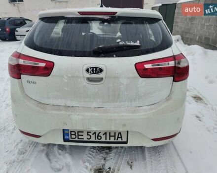Белый Киа Рио, объемом двигателя 1.59 л и пробегом 185 тыс. км за 4000 $, фото 1 на Automoto.ua