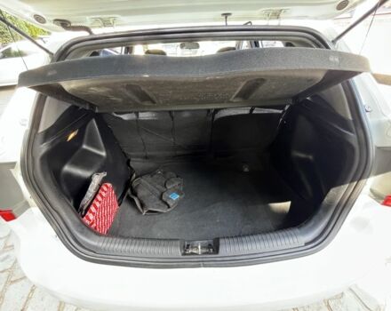 Белый Киа Рио, объемом двигателя 1.4 л и пробегом 279 тыс. км за 7000 $, фото 18 на Automoto.ua