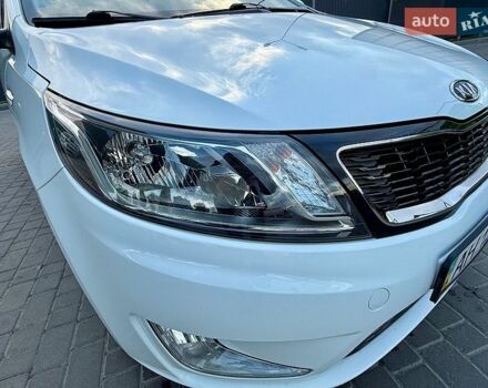 Белый Киа Рио, объемом двигателя 1.59 л и пробегом 28 тыс. км за 10000 $, фото 40 на Automoto.ua
